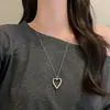 Colar com Pingente de Flor Coração de Pérolas Transparente Estilo Coreano para Mulheres Elegante Corrente Longa de Suéter Dupla Camada Empilhável