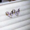 Pendientes de Mariposa con Perlas, Tachuelas de Diamante y Pintura en Spray Plateada, Diseño Único y Audaz, Pendientes Versátiles Frescos y Dulces para Mujeres