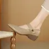 Sapatos femininos Mary Jane 2026 verão novo estilo salto plataforma vazado retrô confortável sola macia sapatos de mãe leve sapatos de salto baixo rasos