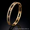 Pulseira de Aço Inoxidável Transfronteiriça para Mulheres, Pulseira Circular de Alto Padrão Galvanizada Não Desbota com Diamantes, Joia de Pulseira de Aço Titânio de Luxo Leve