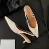 2026 Estilo Popular de Celebridad de Internet Suela Suave Cómodos Simples Estilo Pequeño Fragante Zapatos Individuales para Mujer Diseño de Nicho Sentido de Diseño Boca Baja Estilo Coreano Zapatos Profesionales