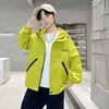Roupas de Primavera para Meninos Roupas Bonitas de Primavera e Outono Roupas Infantis Meninos Grandes 2026 Novo Estilo Jaqueta Corta-vento Roupas para Exterior Roupa de Montanhismo Top
