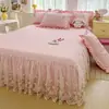 Novo Modelo 2026 13372 Saia de Cama de Renda Conjunto de Três Peças - Série Kela Lovers
