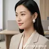Pendientes minimalistas de aguja plateada, nuevo modelo transfronterizo, pendientes de botón con cuentas cepilladas mate, estilo vintage de Hong Kong, adecuados para ir al trabajo, compactos y versátiles