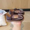 Zapatos de vestir individuales para niños 2025 primavera y otoño nuevos estilo coreano para niñas niños pequeños y medianos versátiles lazo zapatos pequeños de cuero zapatos de princesa para bebé