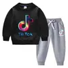 Conjunto de Moletom Infantil Outono/Inverno 2026, Novo Modelo Estiloso para Crianças Maiores, Forrado com Fleece e Espessado para Aquecimento, Conjunto de Manga Longa de Inverno