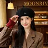 Nuevo gorro boina de lana con letra, sombrero de pintor moderno, cómodo y cálido para otoño e invierno, gorra retro artística para mujer con un ambiente artístico