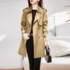 Elegante gabardina estilo coreano para mujer, nuevo 2026 primavera y otoño, roja, corte ajustado, doble botonadura, longitud media