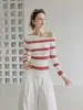 Camiseta de manga larga a rayas con bloques de color, diseño estilo coreano, hombros descubiertos, para mujer, otoño 2026, corte ajustado, top versátil