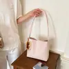 Moda Retro Tecida à Mão Nova Outono 2026 Bolsa de Ombro Transversal Balde de Grande Capacidade Aparência Elevada de Nicho