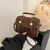 Bolso Cuadrado Pequeño de Mano Retro Transfronterizo para Mujer 2025 Nuevo Sentido de Alta Gama Bolso Casual de Hombro Cruzado para Viaje Bolso Comodín para el Día a Día