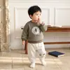Conjunto de sudadera y pantalón de chándal para bebé, nuevo y moderno atuendo deportivo casual de otoño para niños, conjunto de dos piezas para bebés, temporada de primavera y otoño