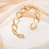 Tohm Cross-Border se especializa en el suministro de Pulseras Abiertas de Acero Inoxidable, Lujo Ligero, No Desgastables, Pulseras de Forma de C de Gama Alta y Venta al por Mayor de Joyería