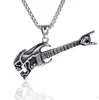 Colar com Pingente de Crânio de Hip Hop Europeu e Americano 2024, Gesto de Guitarra Baixo, Masculino Retrô, Música, Instrumento Musical Personalizado, Aço Titânio