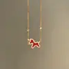 Enriquécete Inmediatamente Collar de Caballo Rojo Full Diamante para Mujer, Moderno y de Alta Gama, Versátil Set de Pulsera y Aretes del Año del Caballo al por Mayor