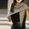 Novedad Otoño/Invierno 2026 Chal de Punto 100% Lana Ropa Exterior Cálida Multifuncional para Mujer Bufanda Triangular Capa para Mujer