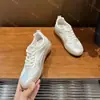 Zapatillas de entrenamiento alemanas para mujer con aumento interno de altura, modelo nuevo casual 2026 de suela gruesa, zapatillas de entrenamiento alemanas transpirables de suela blanda para personas menudas, adecuadas para ir al trabajo.