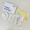 Utensilios para pastel cumpleaños juego de regalo de seis piezas tienda de repostería juego de suministros para fiesta al por mayor juego de cubiertos y platos desechables