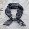 Pañuelo Cuadrado Pequeño de Flor de Anacardo y Paisley para Mujer Estilo Casual Europeo y Americano Versátil Pañuelo Protector Solar Pañuelo para Fotos de Viaje Algodón y Lino Delgado