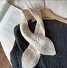 Nuevo Exquisito y Compacto Bufanda Pequeña de Lana Perforada Cruzada, Bufanda de Cuello de Punto de Moda y Cálida para Mujer Otoño e Invierno, Versátil