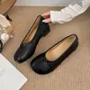 Nuevos zapatos planos de piel suave para mujer 2026 para ir al trabajo, estilo coreano casual y perezoso, tipo bailarinas, versátiles para el uso diario.