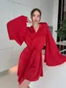 Moda Nuevo Volante Manga Trompeta Puño Ancho Corbata Corta Bata de Baño Lujo Gama Alta Bata de Noche Ropa de Casa