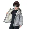 Ropa de Otoño e Invierno para Niños Traje de Tormenta Chaqueta Nuevo Estilo 2026 Parka Guapa Estilo Coreano para Niños Temporada de Otoño e Invierno Cortavientos con Forro de Terciopelo