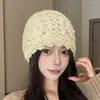 Gorro de punto de ganchillo de doble capa, grueso, hecho a mano, estilo coreano para otoño e invierno para mujer, un gorro cálido y elegante de inspiración étnica