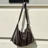 Bolso tote nuevo de cuero genuino 2026, gran capacidad, diseño plisado, casual y versátil, adecuado para ir al trabajo, y se puede llevar bajo el brazo