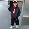 Conjunto de Ropa de Béisbol para Niños Primavera y Otoño 2026 Nuevo de Moda Genial Bebé Celebridad de Internet Elegante Conjunto de Tres Piezas