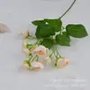 Arranjo de Flores Artificiais Rosa de 3 Galhos Multi-Cabeça Botão de Chá Flor Artificial Flor de Seda Sala de Estar Mesa de Jantar Entrada Decoração Suave Rosa de Botão Pequeno