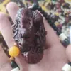 Artesanato de Pingente Pixiu Deus da Riqueza Esculpido à Mão em Jacarandá Atacado de Fábrica, Itens Populares para Transmissões Ao Vivo e Barracas de Rua