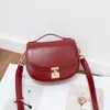 Bolsa Sela Vintage 2025 Nova Tendência Design de Nicho Feminina Transversal Ombro Moda High-End Bolsa Versátil