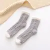 Meias de Coral Fleece de Alto Valor Warm2025 para Mulheres Inverno Plus Veludo Espessadas Meias de Dormir Meias de Toalha Quentes