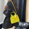Bolsa de Mão com Design Personalizado de Nicho Coreano Nova Moda Casual Feminina Bolsa Camisa 2025 Bolsa Transversal Simples Tendência