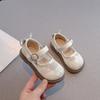 Zapatos Pequeños de Cuero para Niñas Nuevo Estilo 2024 Zapatos de Suela Blanda para Niños Zapatos Antideslizantes Princesa Verano Nuevo Estilo 2025 Elegantes para Niños