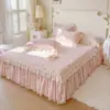 Lençol de Elástico Fresco Pastoral Saia de Cama Duas em Um Peça Única Acolchoada Universal Quatro Estações com Colcha Franzida Conjunto de Três Peças