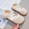 Sandalias de verano nuevas y dulces para niñas, zapatos de verano para bebé niña, zapatos individuales para niños pequeños, zapatos de malla para niños, zapatos huecos de princesa para niñas