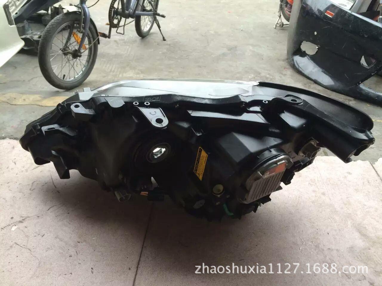 新款凌志RX270前大灯2