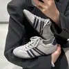 Zapatos de entrenamiento alemanes retro de Hong Kong con plataforma para aumentar la altura y puntera redonda para mujer, nuevos zapatos deportivos casuales de primavera 2026, con cordones y suela blanda, zapatos Forrest Gump