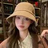 Chapéu bucket preto com padrão xadrez estilo francês para mulheres, casual, retrô, versátil e elegante, fazendo o rosto parecer menor