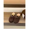 Zapatos de felpa estilo Birkenstock con plataforma interior para mujeres bajitas, zapatos peludos sin cordones para otoño e invierno 2025