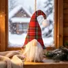 Decoraciones navideñas populares en el extranjero, adornos para árbol de escena festiva, colgantes de Papá Noel con sombrero rojo navideño