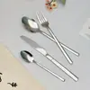 2026 Novo Talheres de Aço Inoxidável Transfronteiriços Cavaleiro Conjunto de 18/24/30 Peças Hotel Ocidental Faca de Bife, Garfo e Colher Conjunto