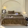 Manta de Felpa de Color Sólido Rayada Estilo Ins Personalizada, Manta de Tiro de Terciopelo de Leche para Comercio Transfronterizo, Manta Gruesa para Cama del Hogar