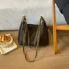 Bolsa feminina de grande capacidade, bolsa tote com corrente moderna estilo coreano, nova bolsa de ombro casual retrô para o outono de 2026