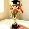 Produto acabado criativo Presente para o Dia do Professor: Buquê de crochê de girassol com troféu de medalha de ouro para professores e coordenadores de turma, masculinos e femininos