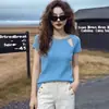 Novo Top de Verão 2026 Slim-Fit Plus Size em Azul Céu, Camiseta de Tricô com Decote Redondo Vazado Chic Estilo Coreano para Mulheres