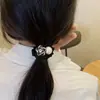 Anel de Cabelo Pérola Camélia Clássico Moda Simples Corda para Rabo de Cavalo Capa de Couro Corda de Cabelo Estilo Fragrante Elástico