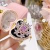 Anillo de camelia TikTok live popular imitación diamante amarillo seis flores retro moderno lujo ligero de alta gama para mujer